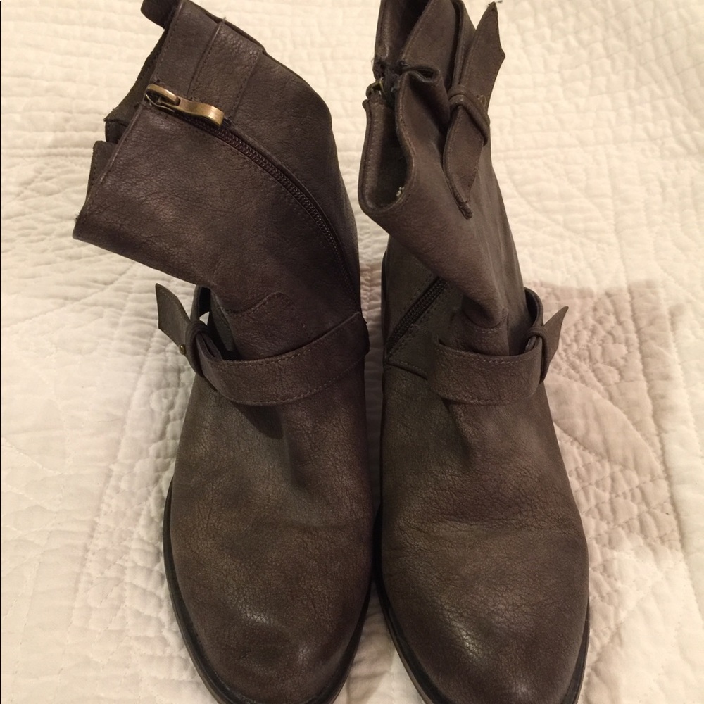 Piperlime Booties - Picture 3 of 3